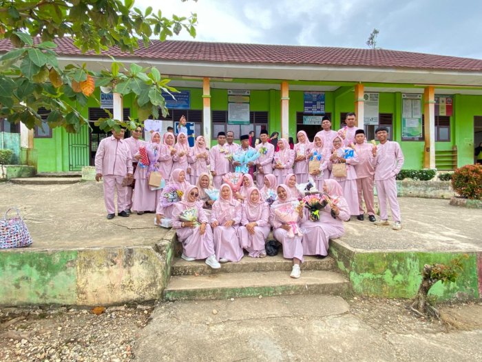 MTsN 6 Sarolangun Peringati Hari Guru Nasional ke-80