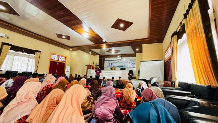 Keluarga Besar MTsN 6 Sarolangun Hadiri Yasinan dan Halal Bihalal