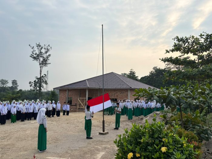 120 Siswa Baru Mulai MATAMUDA di MTsN 6 Sarolangun 120 Siswa Baru Mulai MATAMUDA di MTsN 6 Sarolangun
