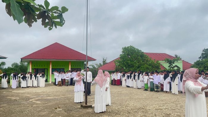 MTsN 6 Sarolangun Peringati Hari Santri Nasional dan Apresiasi Hafiz Juz 30
