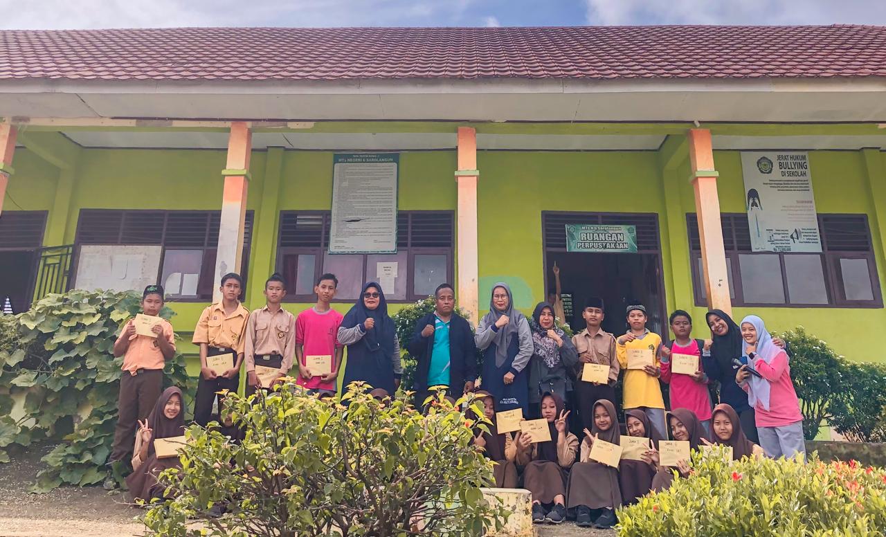 PENGAMBILAN RAPOR SEMESTER GANJIL, MTSN 6 SAROLANGUN